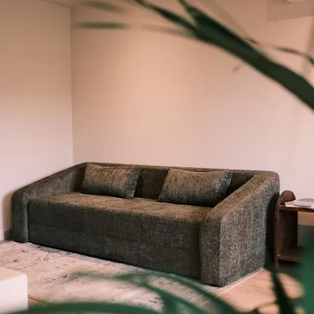 Apartment New, Fully Equipped 1-bedroom Apartment, Tennis, 2 Bikes Included, Ac